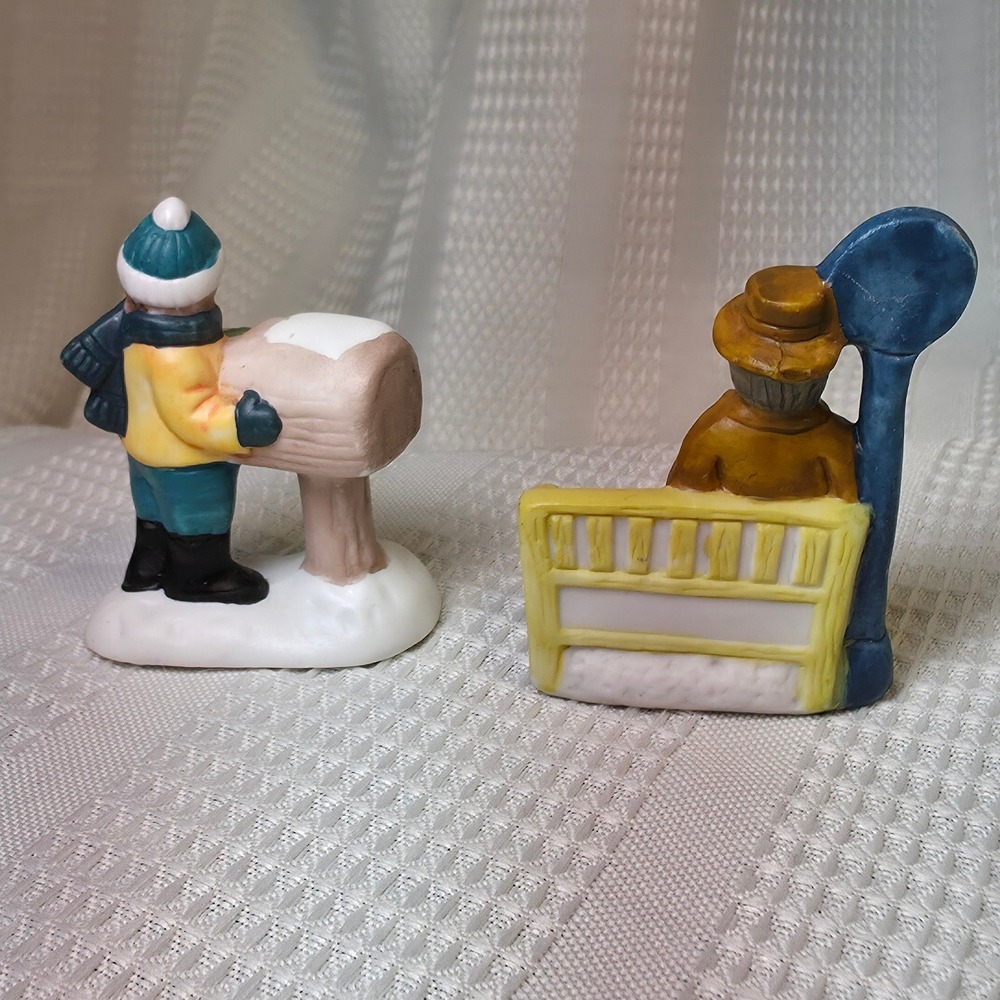 Christmas Figurines 2 Piece Set Winter Scene Mailbox Bus Stop Adorable Vintage - Picture 3 of 5